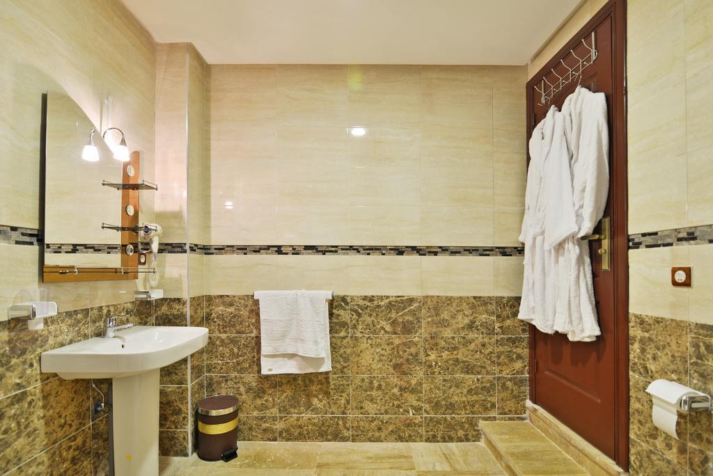 Hotel Blue Sky เฟส ภายนอก รูปภาพ