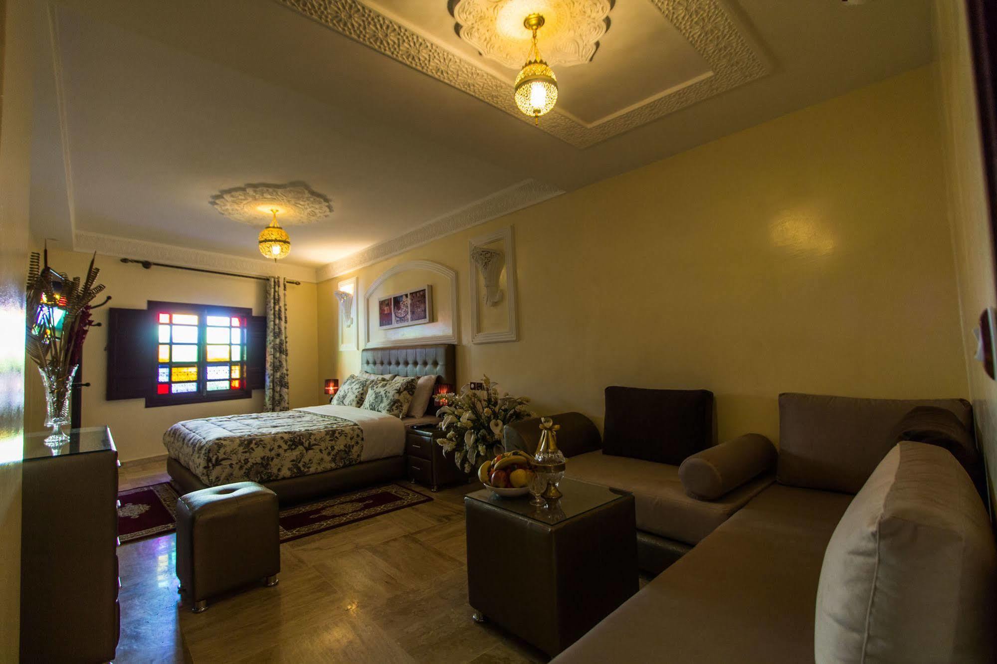 Hotel Blue Sky เฟส ภายนอก รูปภาพ